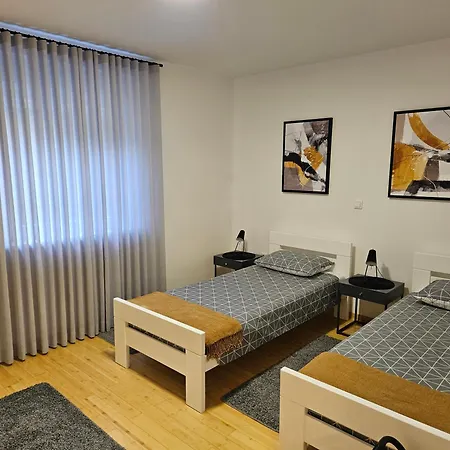 Seven Hills Apartment